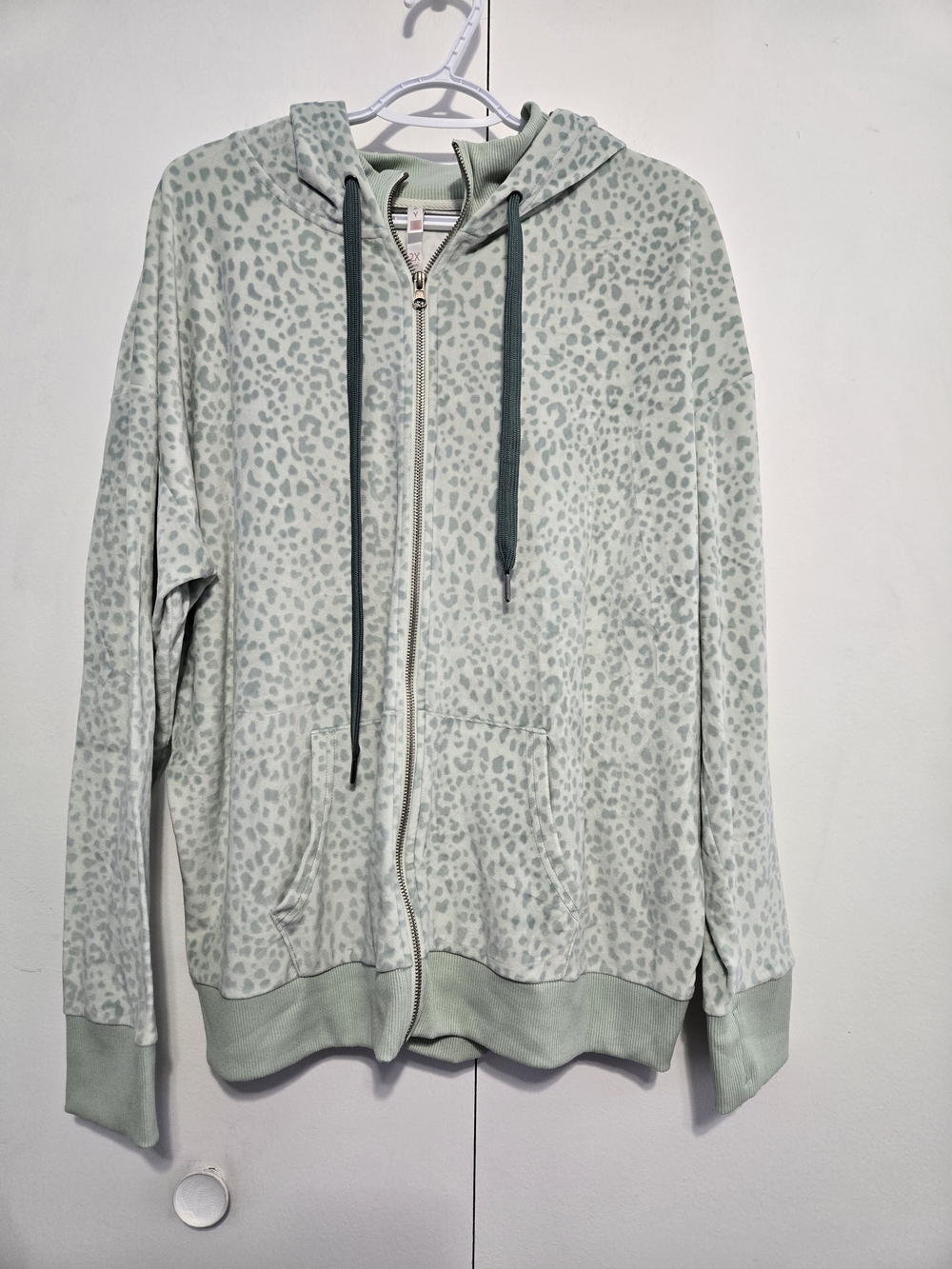 LuLaRoe 2X‎ Sage Green Leopard Print Zip Hoodie Plus Size Soft Stretch